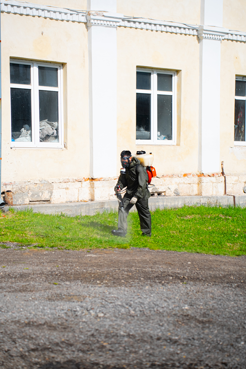 Травля клопов на дачных участках после нашествия энцефалитных клещей в Чехове и Чеховском районе 2024