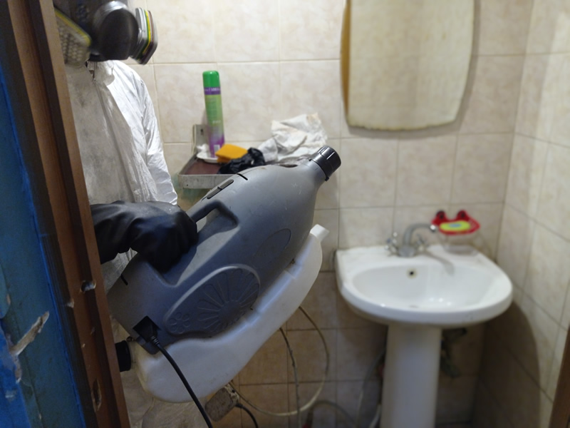 Уничтожение клопов без запаха в ванной комнате квартиры в Москве