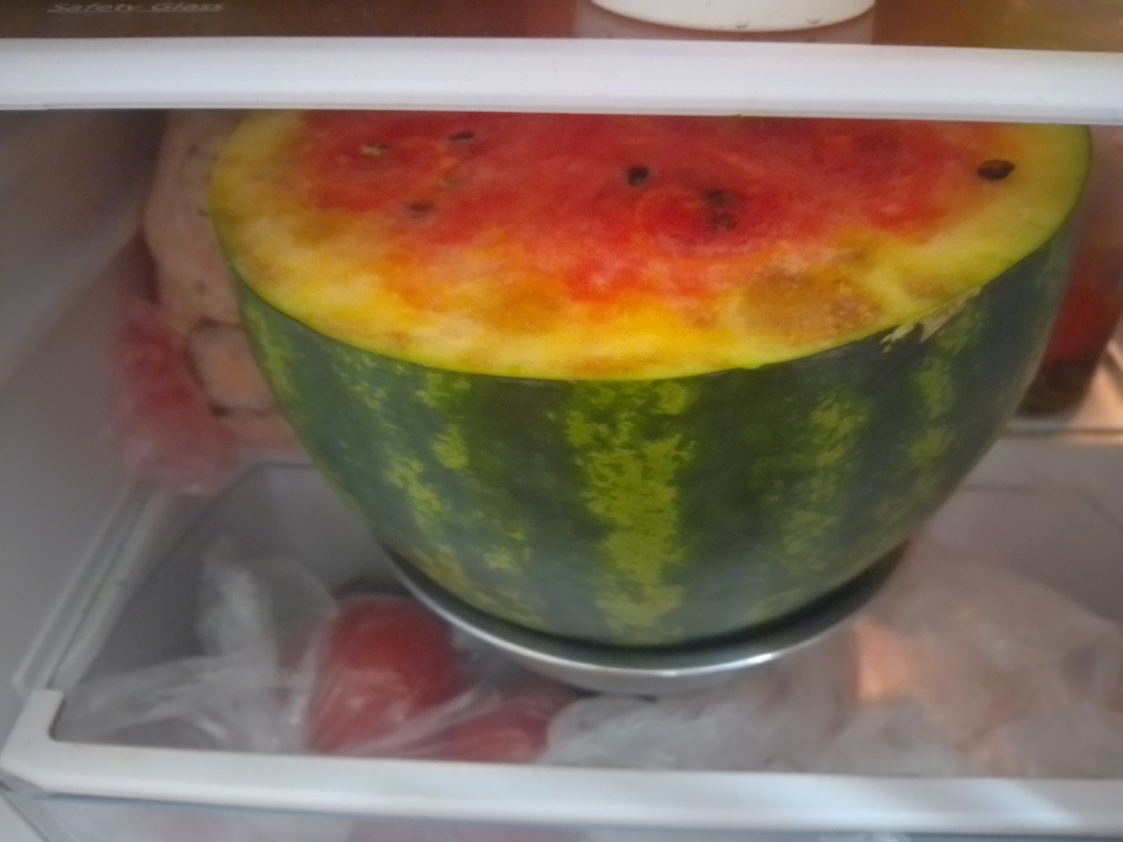 Комплексное устранение запахов тухлятины в квартире после испорченных продуктов — чистка, дезинфекция и озонирование