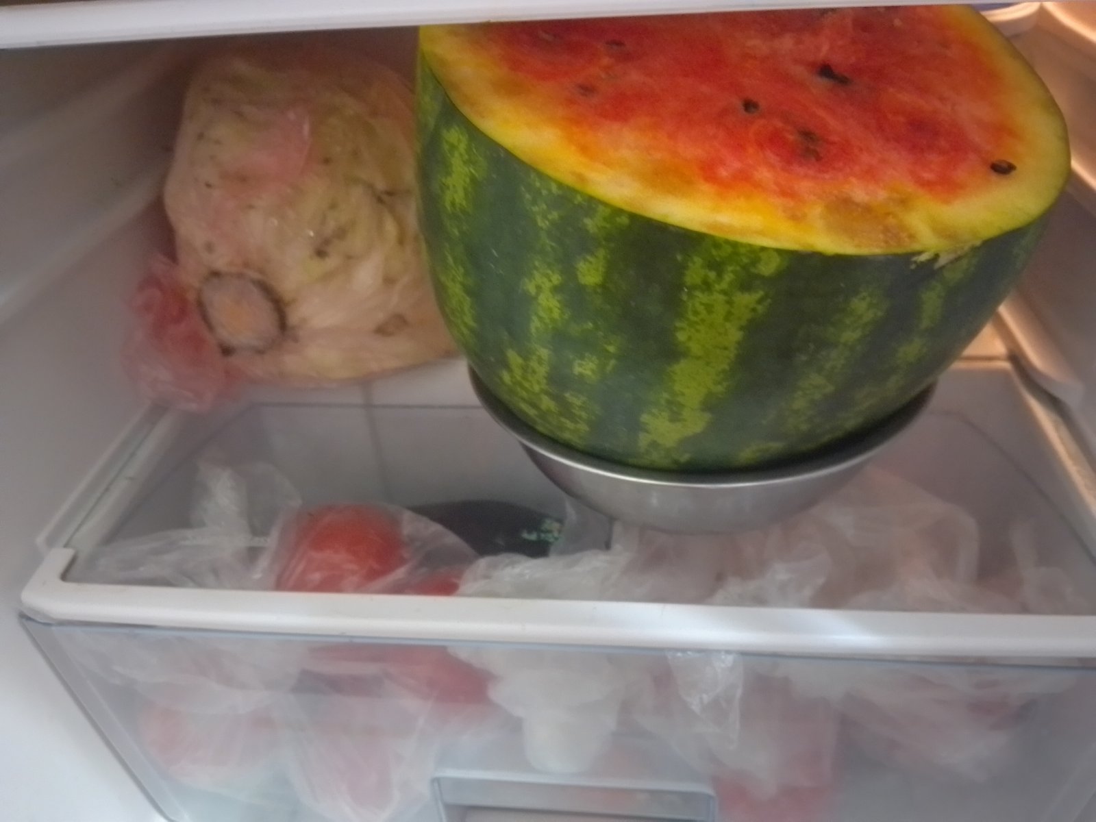 Профессиональное удаление вони из холодильника после гниения продуктов &mdash; санитарная обработка квартир и домов
