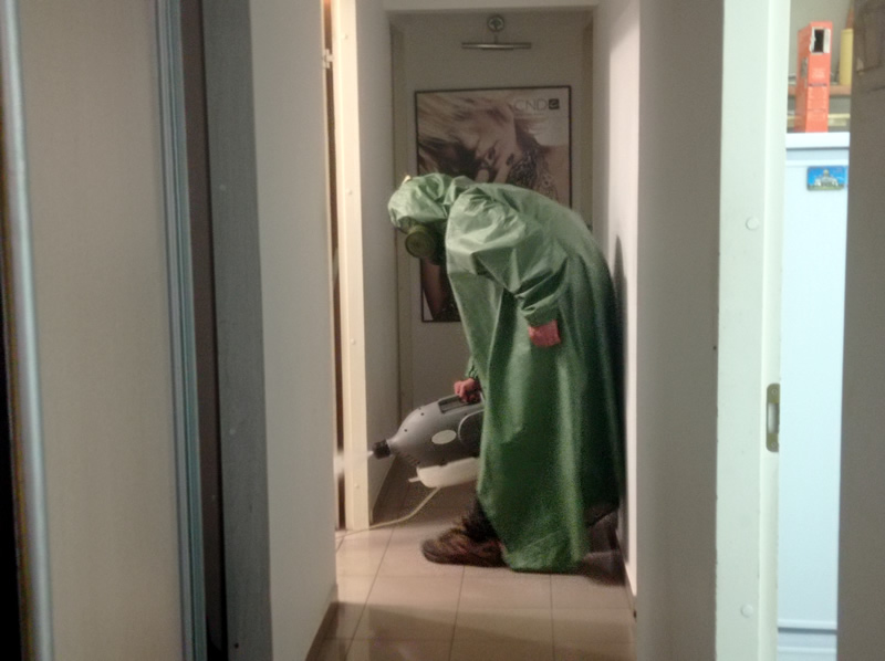 Уничтожение клопов в Коломне - травля и обработка квартиры от насекомых в коридоре