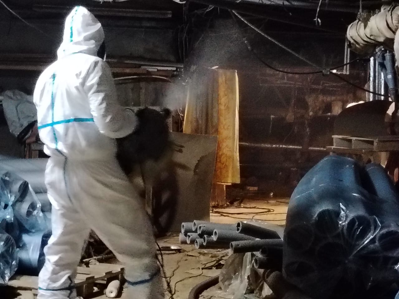 Как уничтожить клопов в подвалах загородных домов и деревень в Москве, Московской области и городах Российский Федерации? Звоните в Биотрикс срочно.