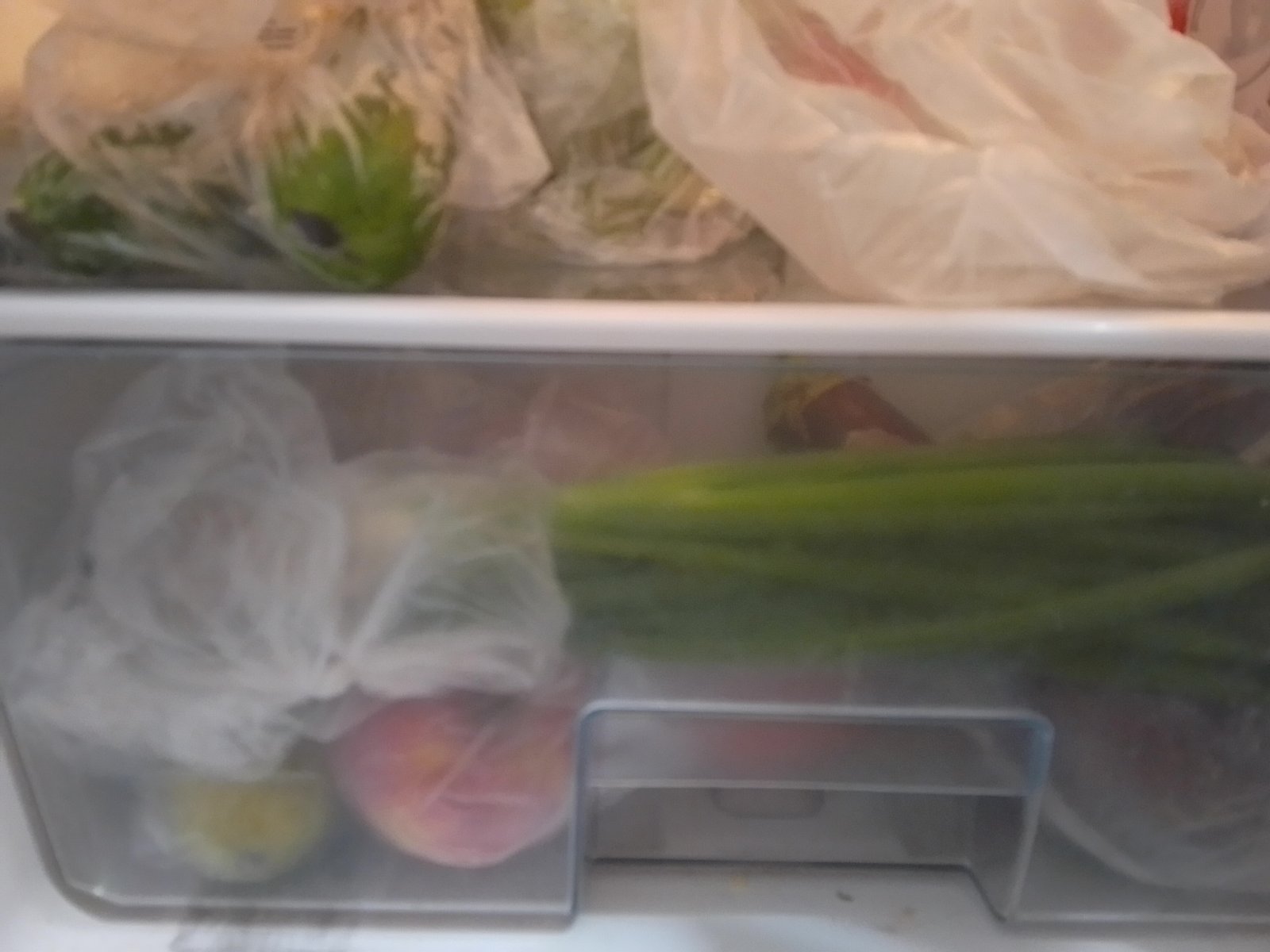 Чем опасны испорченные продукты