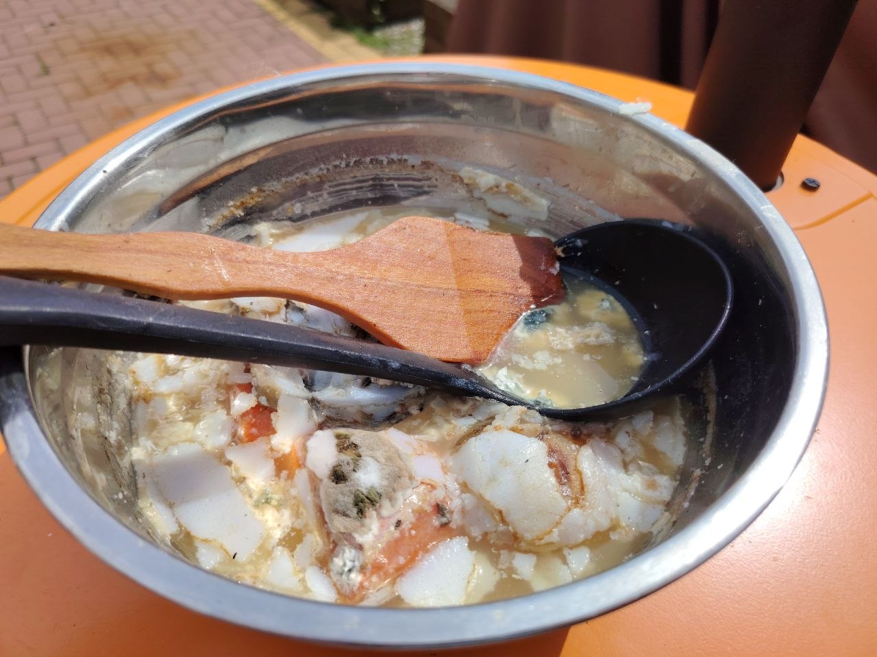 Удаление стойких запахов тухлятины, плесени и испорченных продуктов в квартирах и заведениях в Москве СВАО